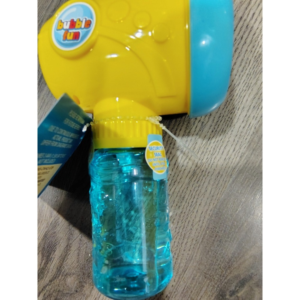 Bubble Fun Battery Operated Bubble Blower Fan Yellow Blue Kids Outdoor Toy NWT